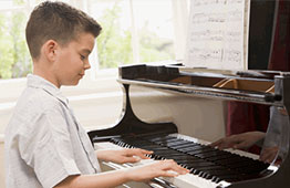 مزایا و معایب پیانوهای رویال ، انواع پیانو ، آموزش پیانو ، تدریس خصوصی پیانو ، کلاس پیانو